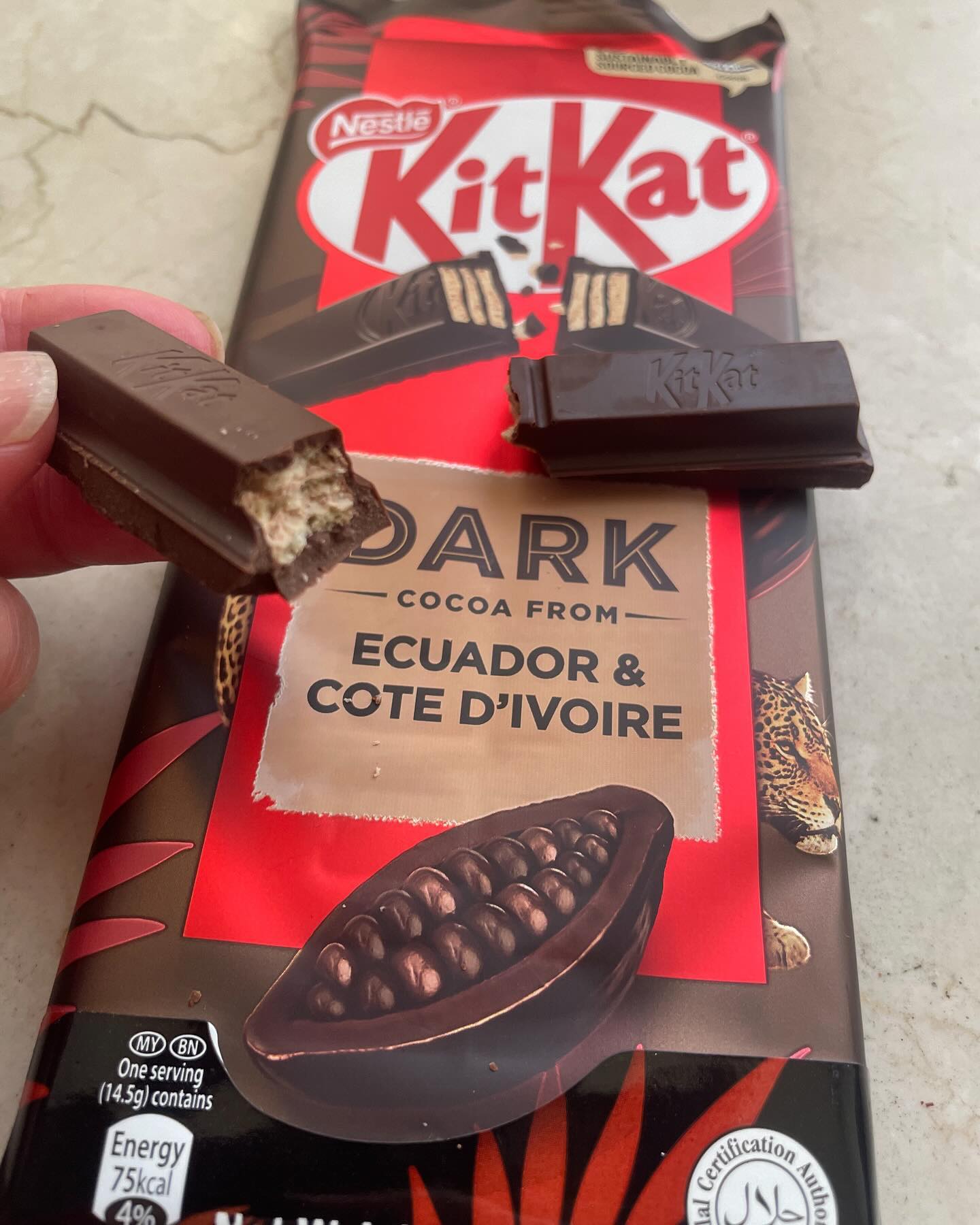Kitkat Dark from Ecuador & Cote D'ivoire 160g